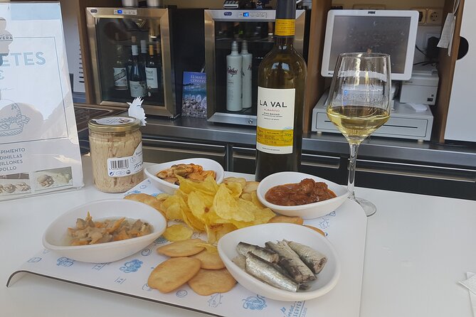 Madrid Small Group Tapas Tour at 4 Venues -Lunch or Dinner - Why the guides matter here