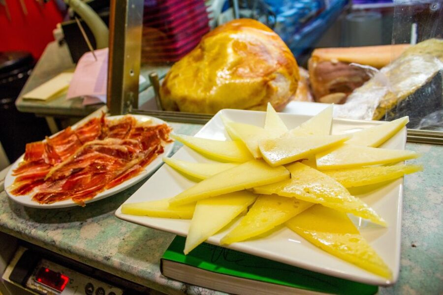 Madrid: Tapas & Wine Tasting Tour with Local Guide - Who gets the most from this tour