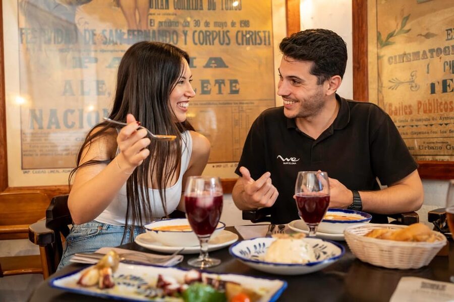 Málaga: Tapas, Wine & Rooftops Private Tour - Who should book this tour?
