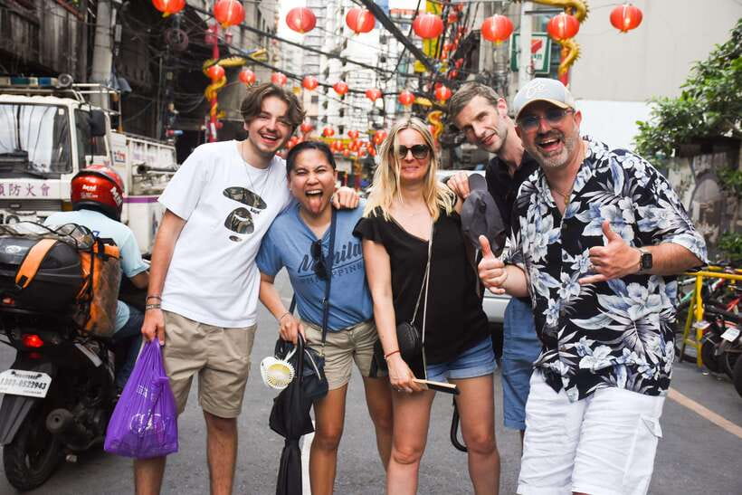 Manila: Guided Food Tour of Binondo with Tastings - Mami, the comfort-food stop