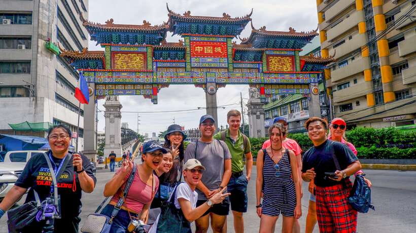 Manila: Sightseeing and Food Walking Tour with Tastings - Getting around like a local