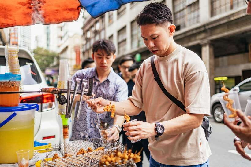 Manila: Street Food and Drinks Walking Tour with Tastings - What you actually eat along the route