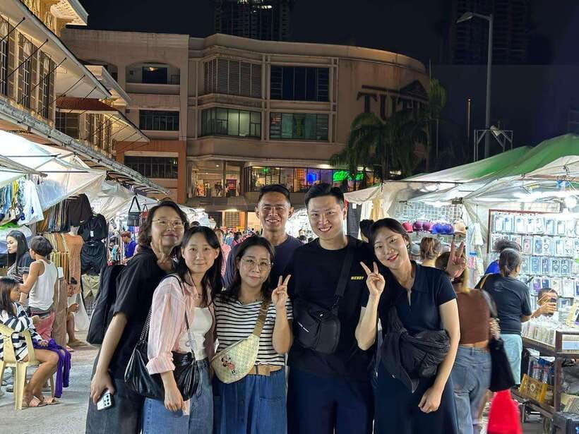 Manila Street food and Night Market Tour - Binondo Chinatown: Chinese-Filipino flavors in 40 minutes