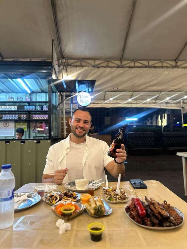Manila Street food and Night Market Tour - What the tuk-tuk or jeepney ride adds