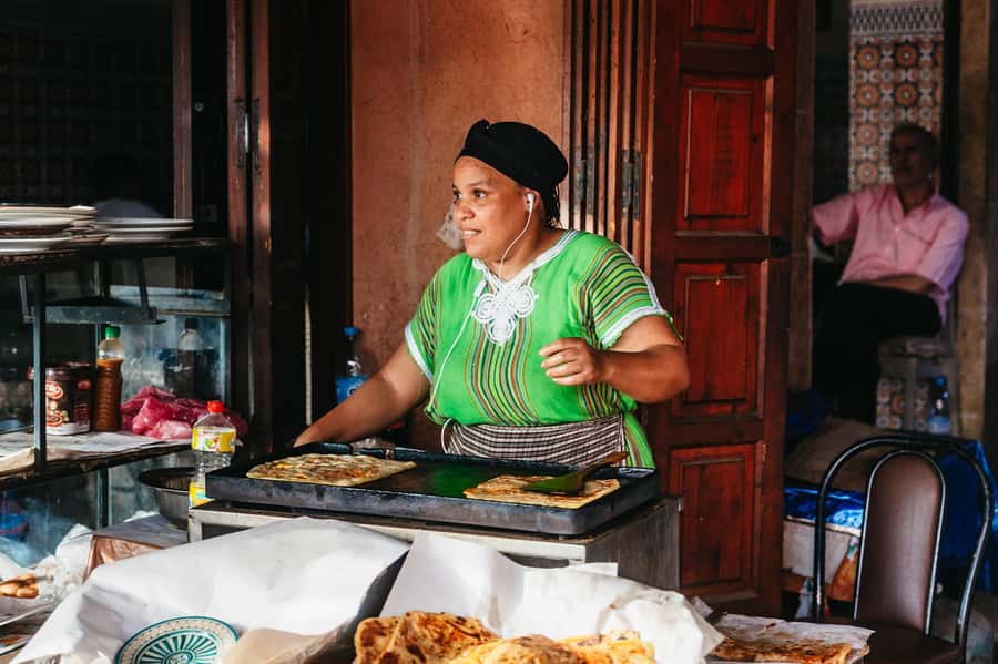 Marrakech: Authentic Moroccan Food Walking Tour & Dinner - Dinner: Tajine or Moroccan barbecue
