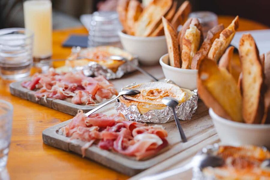 Marseille: Walking Food Tour with Full Meal - Le Panier, where walking and eating meet