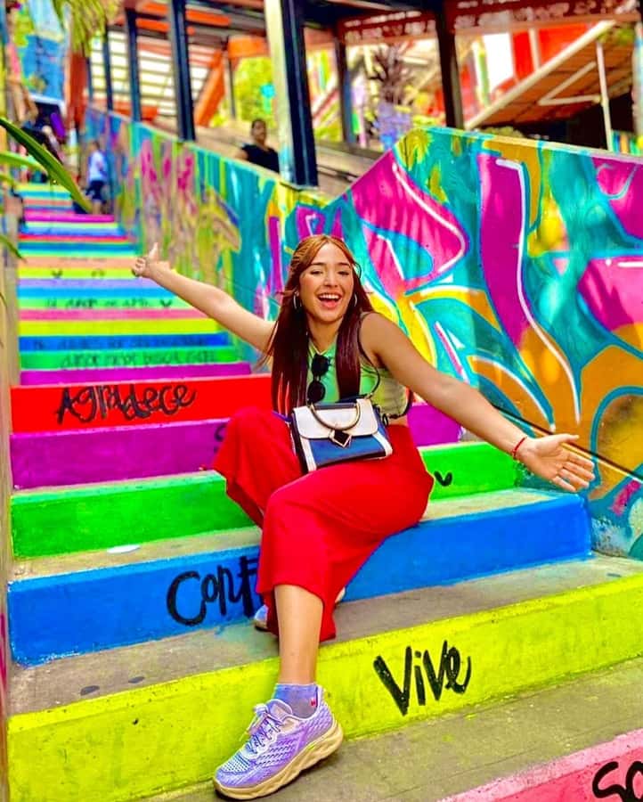 Medellín: Comuna 13 True Story and Street Food Tour - Why a local voice changes Comuna 13