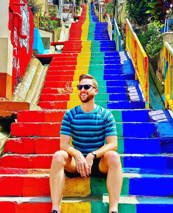 Medellín: Comuna 13 True Story and Street Food Tour - The personal side of the experience