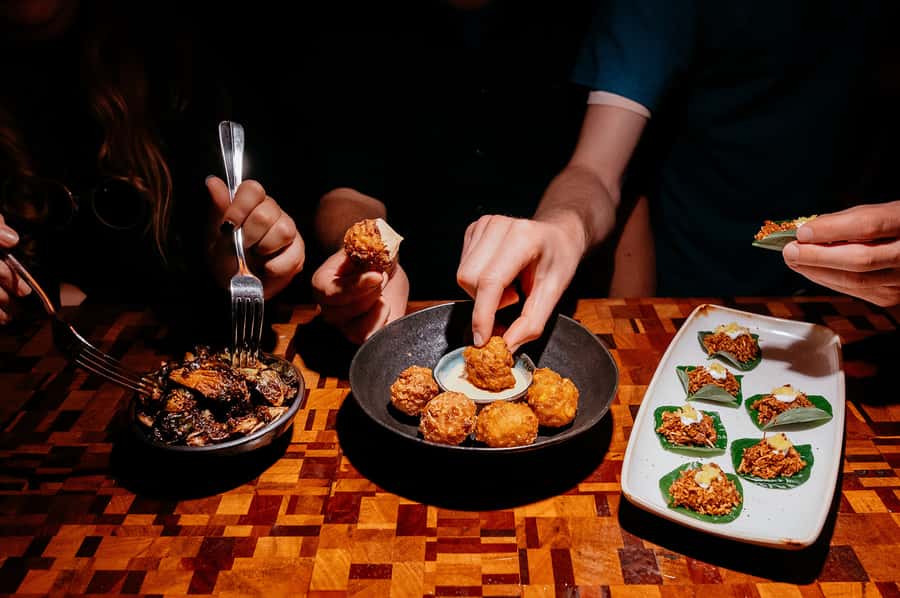 Melbourne: Guided Night-Time Food Walking Tour - Should you book the Melbourne night food walk?