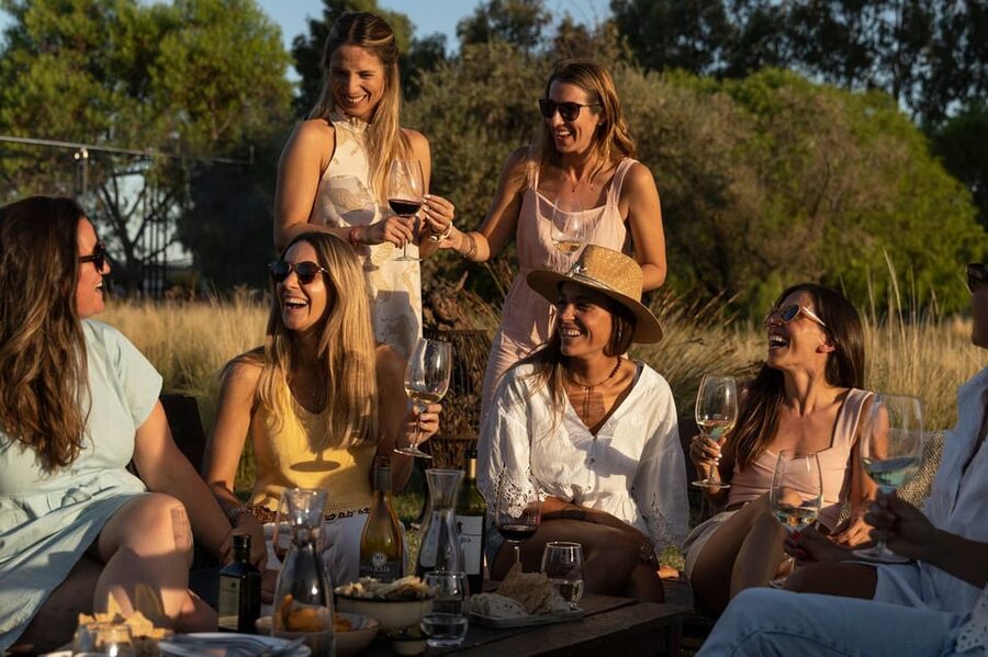 Mendoza: Wine Tasting Tour with Lunch and Private Transport - How the timing feels across seven hours