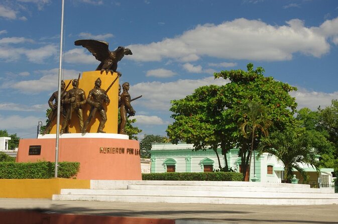 Merida Walking Food Tour. Authentic & Local Cuisine - Starting at Plaza Grande with a local food map