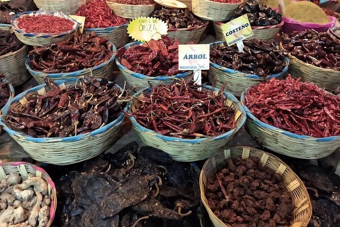 Mexico City: Hidden Markets, Street Food & Salsa-Making Tour - Making salsa with a local family