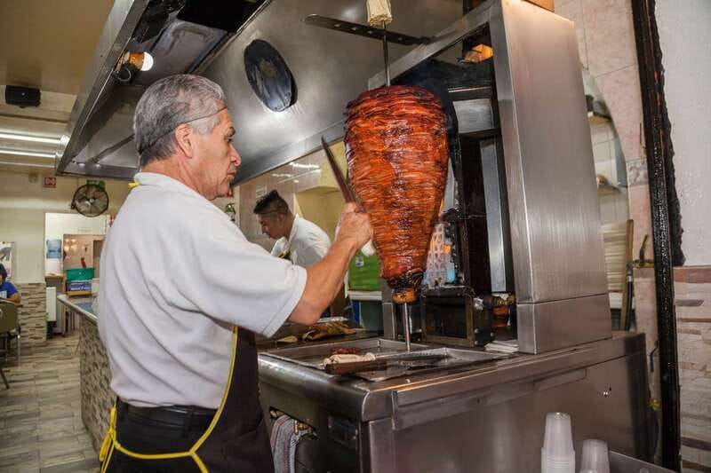 Mexico City: Tacos & Mezcal Night Food Tour - Suadero, the filling that owns the middle of the evening
