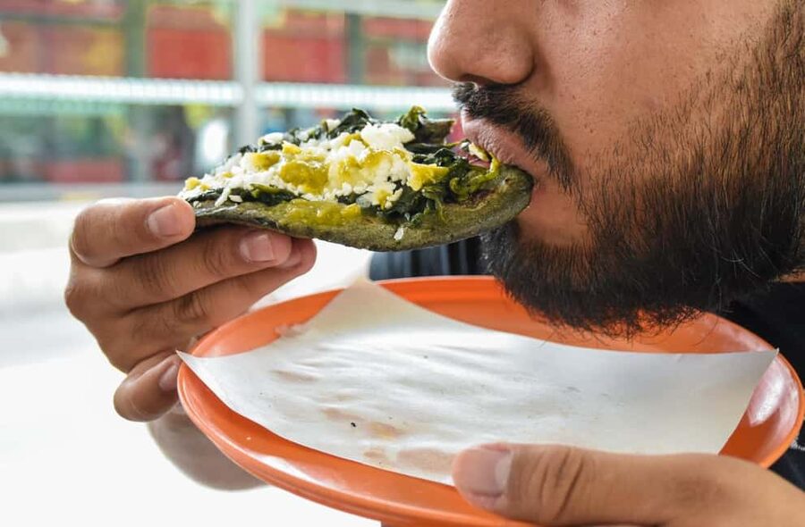 Mexico City: Vegan and Vegetarian Street Food Adventure - Why this food tour is different from a restaurant crawl
