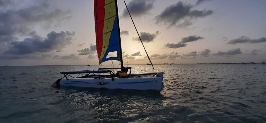 Miami: Intimate Sailing in Biscayne Bay w/ Food and Drinks - Weather, comfort, and the right expectations