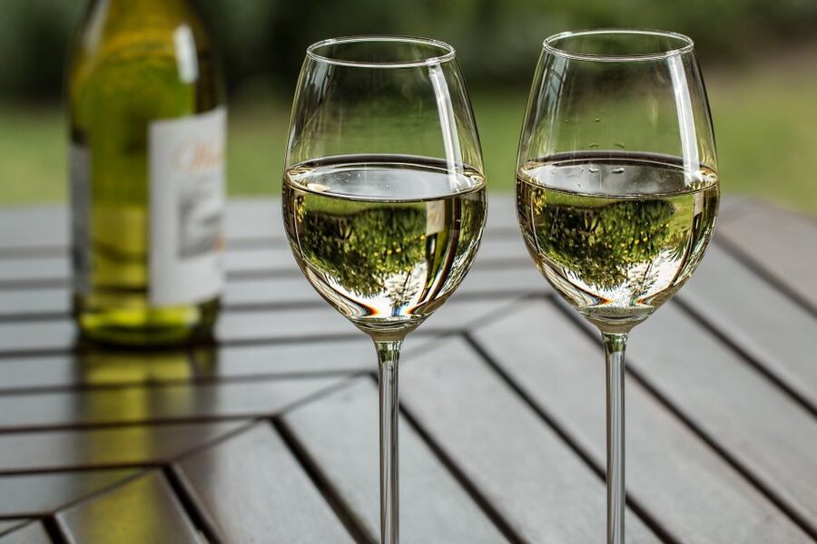 Milan: Food and Wine Experience - Starting with Franciacorta in a quiet venue