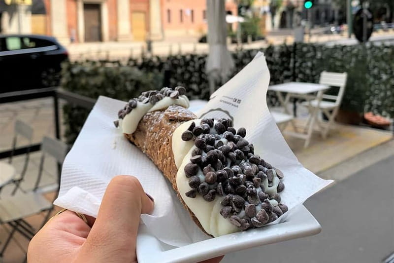 Milan: Guided Food Tour with Tastings - Group size, walking comfort, and the right pace
