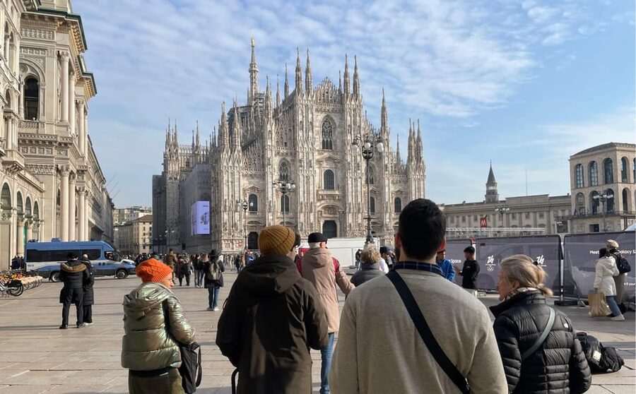Milan: History & Street Food Tour with Wine Tasting - Starting at Piazza dei Mercanti