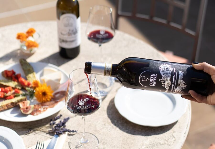 Montalcino: Guided Winery Tour & Gourmet Food Tasting - The tasting room and three flights of wine