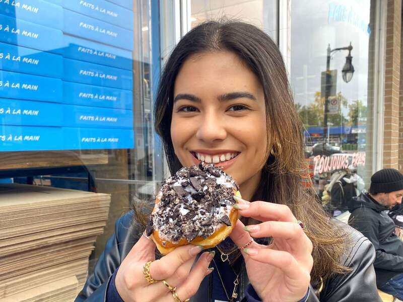 Montréal: Mile End Foodie Tour with Tasting - Guides who make the food easier to understand