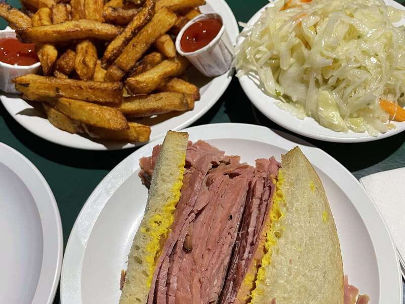 Montréal: Mile End Foodie Tour with Tasting - Practical details that affect your day