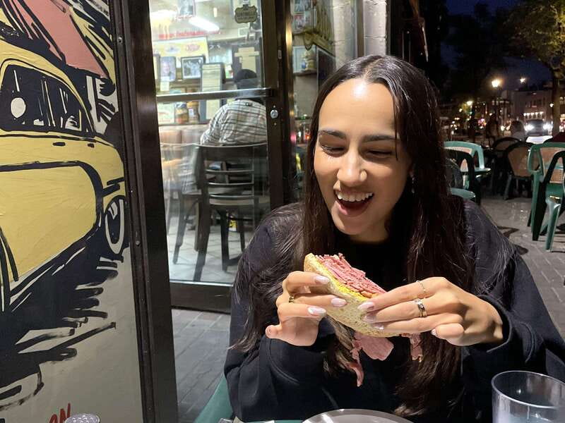 Montréal: Mile End Foodie Tour with Tasting - The walk between bites is part of the meal