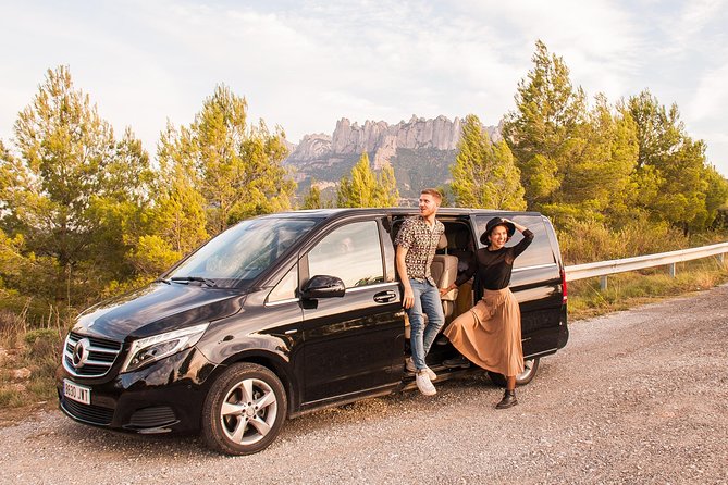 Montserrat Half-Day Tour with Tapas and Gourmet Wines - What the guides add
