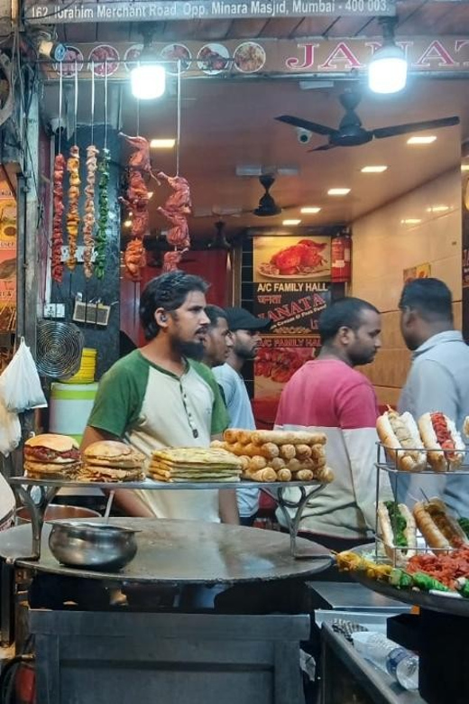 Mumbai Street Food Tour with Evening Bazaar Walk - Minara Masjid and the Meat-Focused Food Stops