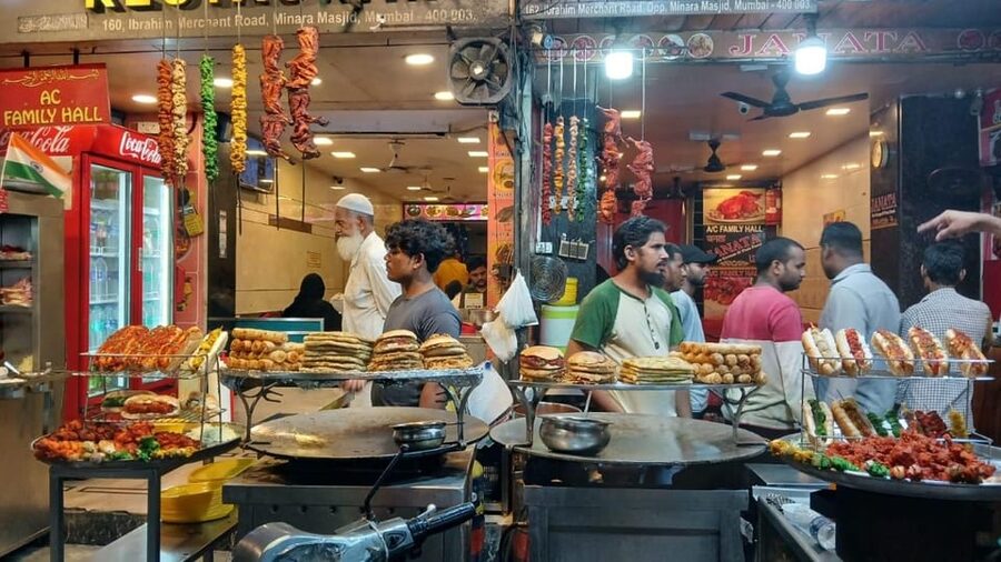 Mumbai Street Food Tour with Evening Bazaar Walk - How Much Food Will You Actually Eat?