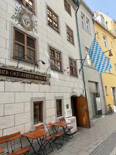 Munich: Guided Food Walking Tour with Beer Tasting - Timing, access and who will enjoy it