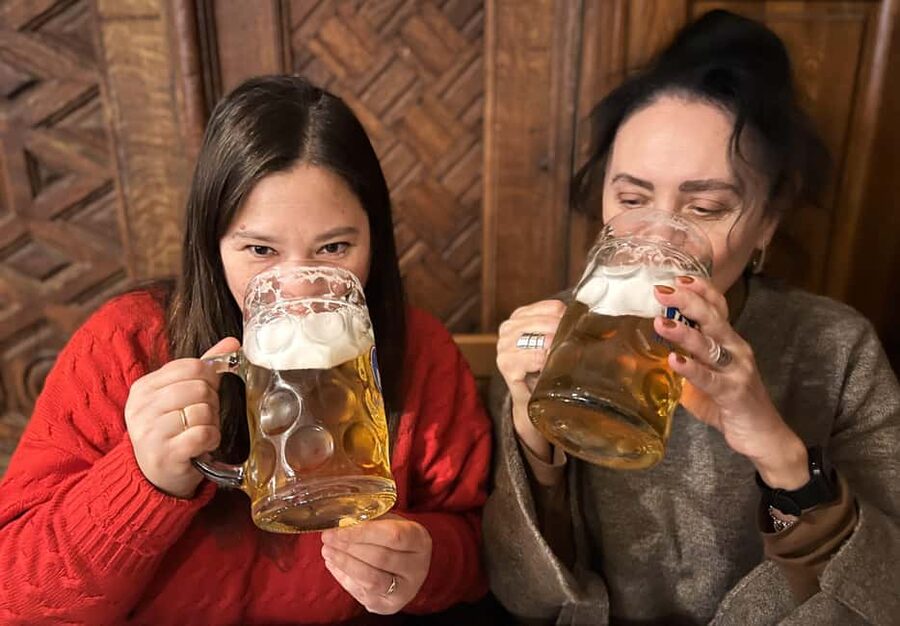 Munich: Old Town Food Tour with 10+ Tastings, Beer & Pretzel - Meeting at Sebastian Platz