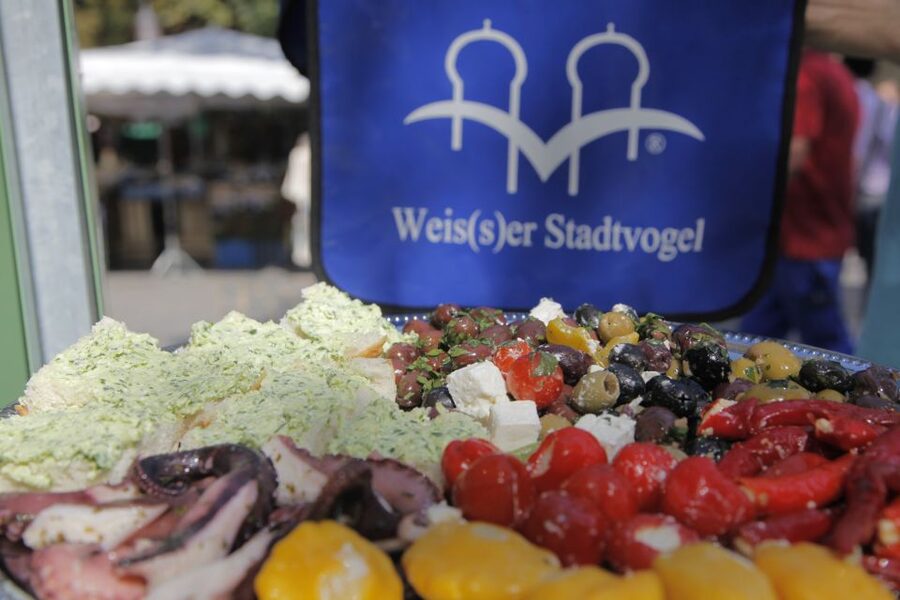 Munich: Viktualienmarkt & Altstadt Food Tour - Rindermarkt and Jakobsplatz Add a Quieter Note