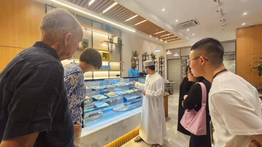 Muscat: Omani Food Tour with Shuwa & Halwa - Halwa and rose-water coffee