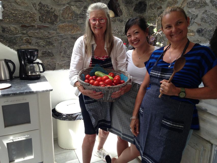 Mykonos: Cooking Class with Food and Wine - A visit to the organic garden