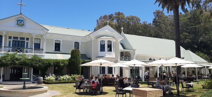 Napier: Winery + Gin Tasting Tour with Lunch Thu Fri Sat - How this compares with a self-drive tasting day