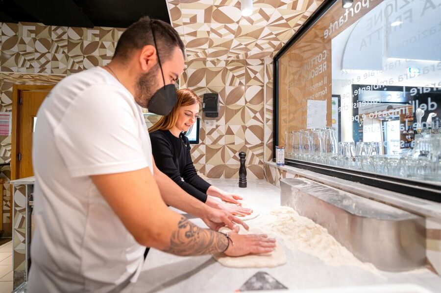Naples: Authentic Neapolitan Pizza Making Class - Why the $77 price can make sense
