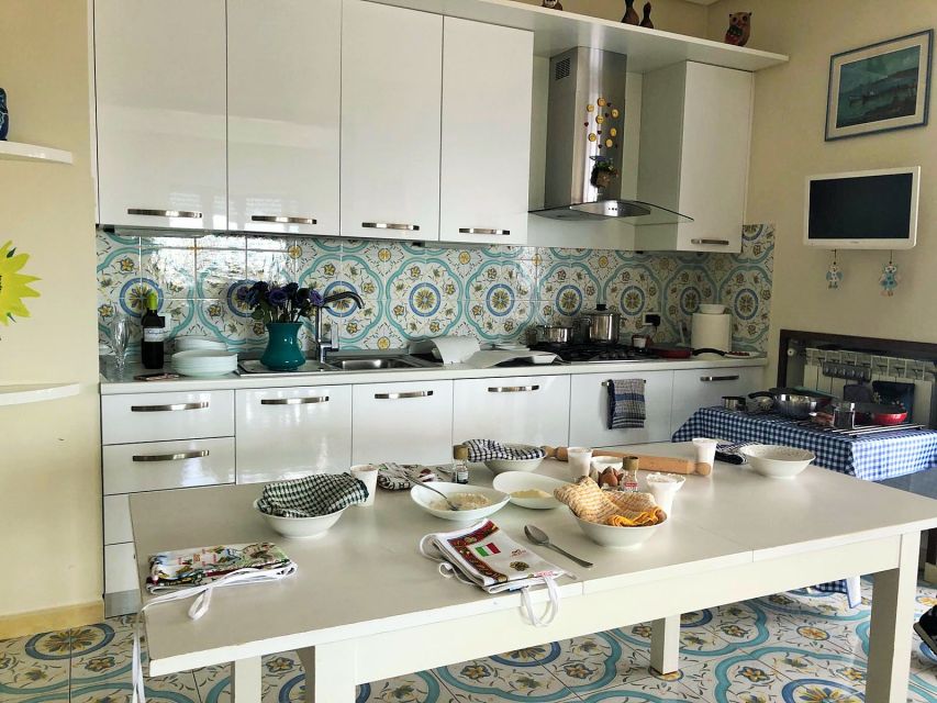 Naples: Fresh Pasta Cooking Class and Dinner with a Local - Key points at a glance
