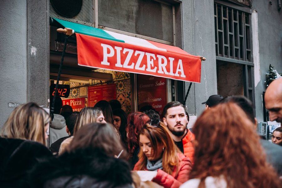 Naples: Pizza and Beyond Food Tour - How the guide shapes the experience