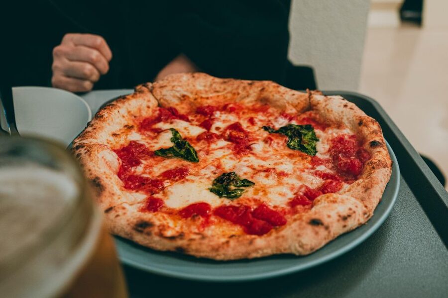 Naples: Pizza and Beyond Food Tour - Fried pizza, once a meal for the people