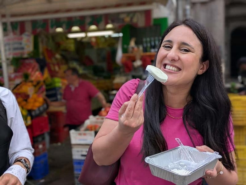 Naples: Street Art, Wine and Food Tasting Walking Tour - The guide makes or breaks the experience