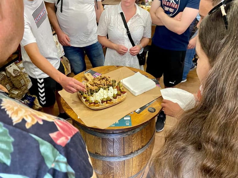 Naples: Street Food and Guided Sightseeing Walking Tour - Meeting the guide at Piazza Bellini