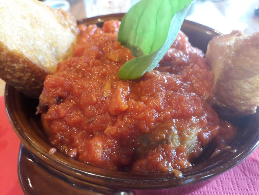 Naples Street Food Scene Tour: Small-Group Tasting Adventure - Santa Chiara and the most filling stop