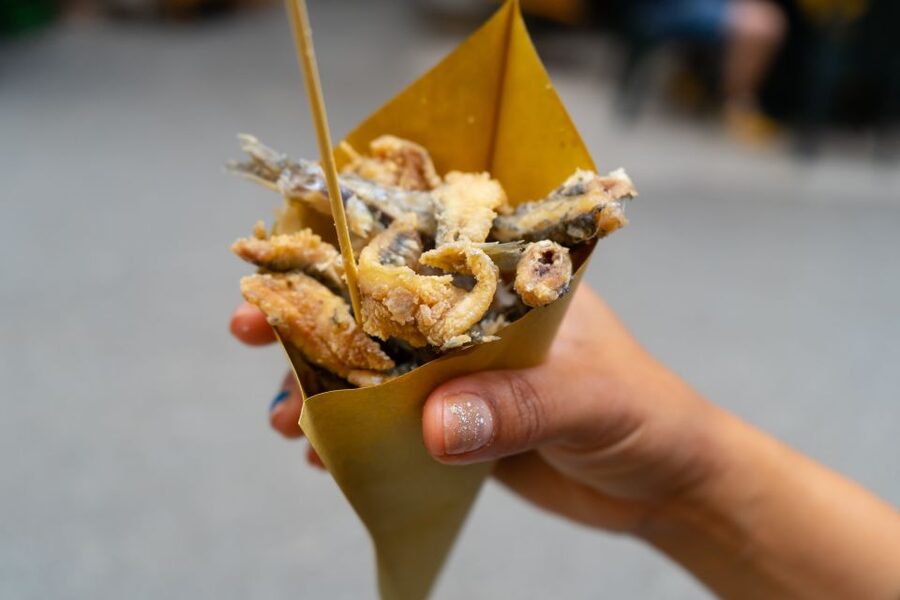 Naples Street Food Scene Tour: Small-Group Tasting Adventure - The guides make the difference