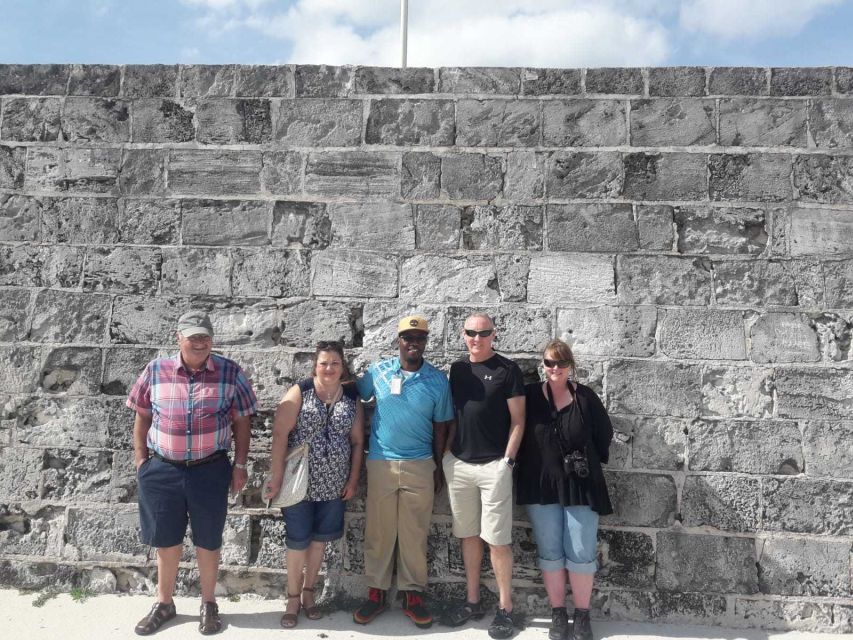 Nassau: Sip, Sample & See, Food & History Bus Tour - Fresh conch and Nassau’s working food culture
