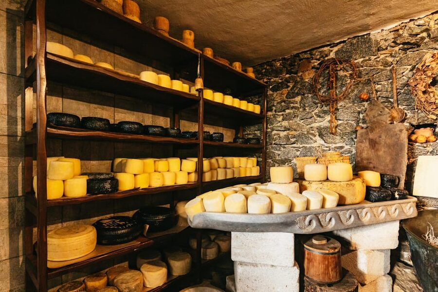 Naxos: Naxos Town Food Tour with Tastings and Wine - Olive oil in a medieval cellar