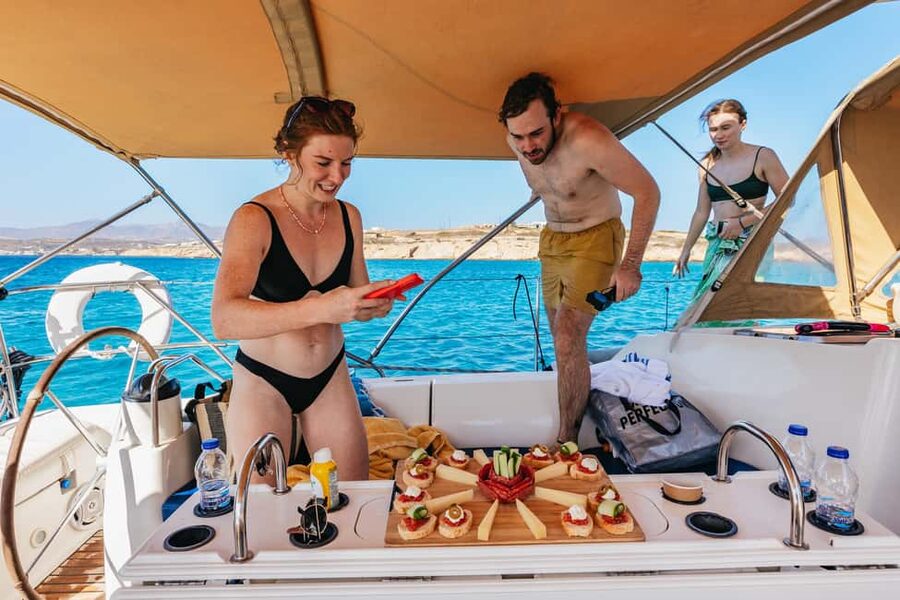 Naxos/ Paros: Sailing Cruise with Food and Drinks - Sailing the West Coast of Naxos