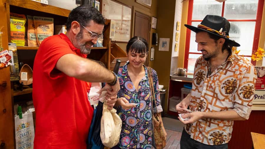 New Orleans: Beloved Bites & Famous Dishes Food Tour - What the tour teaches about New Orleans food