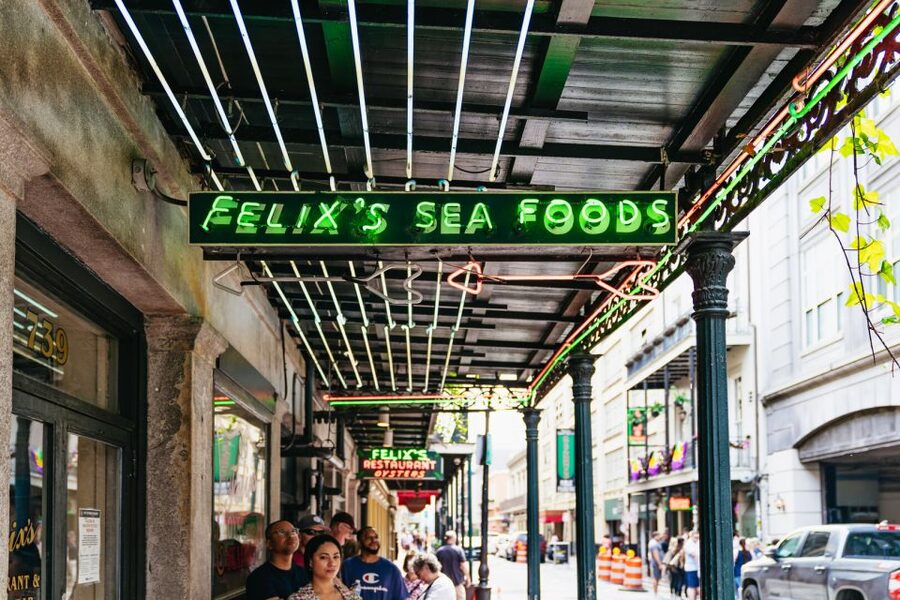 New Orleans: French Quarter Food Tour with Tastings - Why the small group and pacing matter