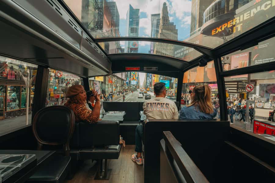 New York City: Bustronome Gourmet Dinner Tour - Comfort in every season