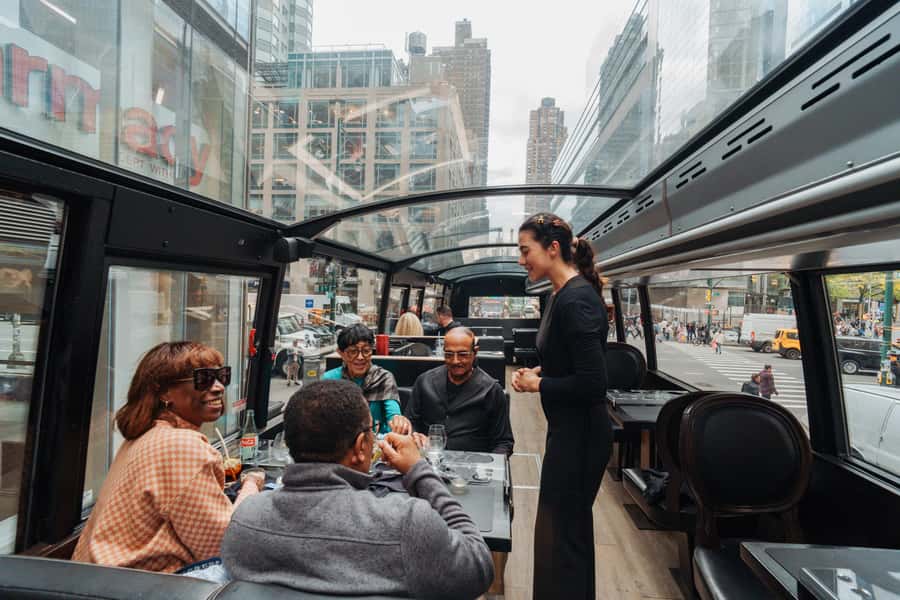 New York City: Bustronome Gourmet Dinner Tour - The atmosphere: more than a bus, less than a formal restaurant